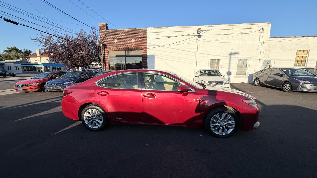 Lexus ES 300h Sedan 2015