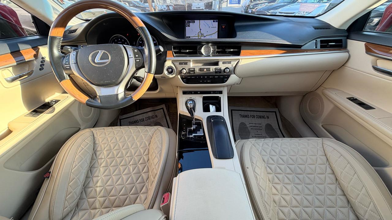 Lexus ES 300h Sedan 2015