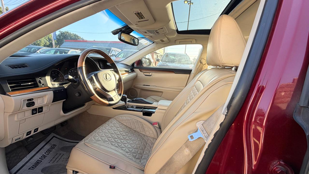 Lexus ES 300h Sedan 2015