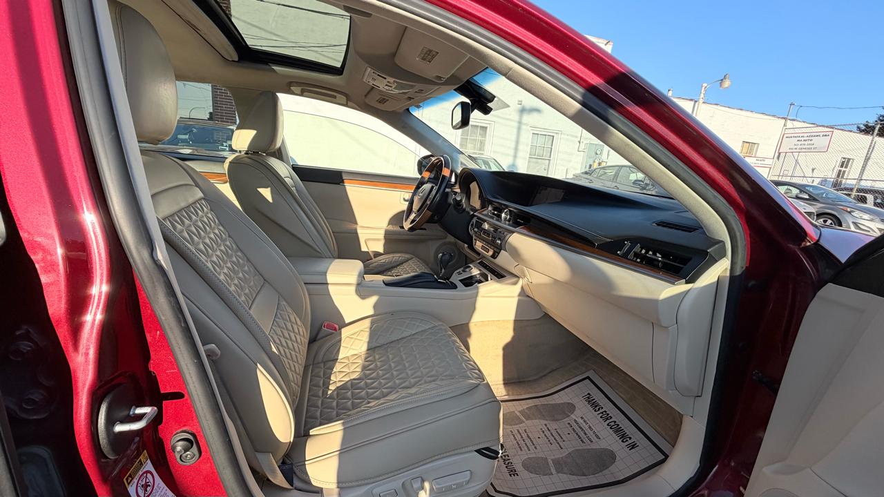Lexus ES 300h Sedan 2015
