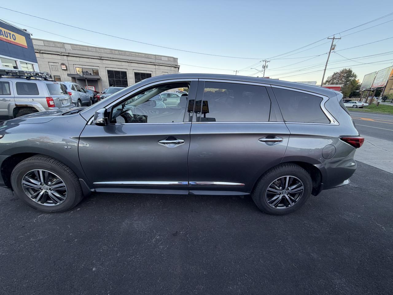 Infiniti QX60 Base AWD 2018