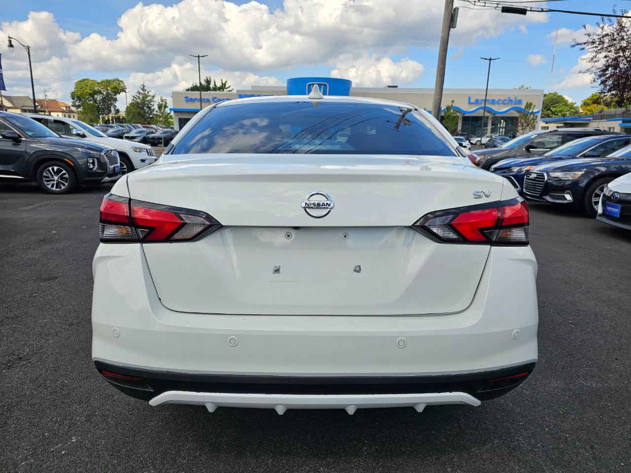 Nissan Versa SV 2021