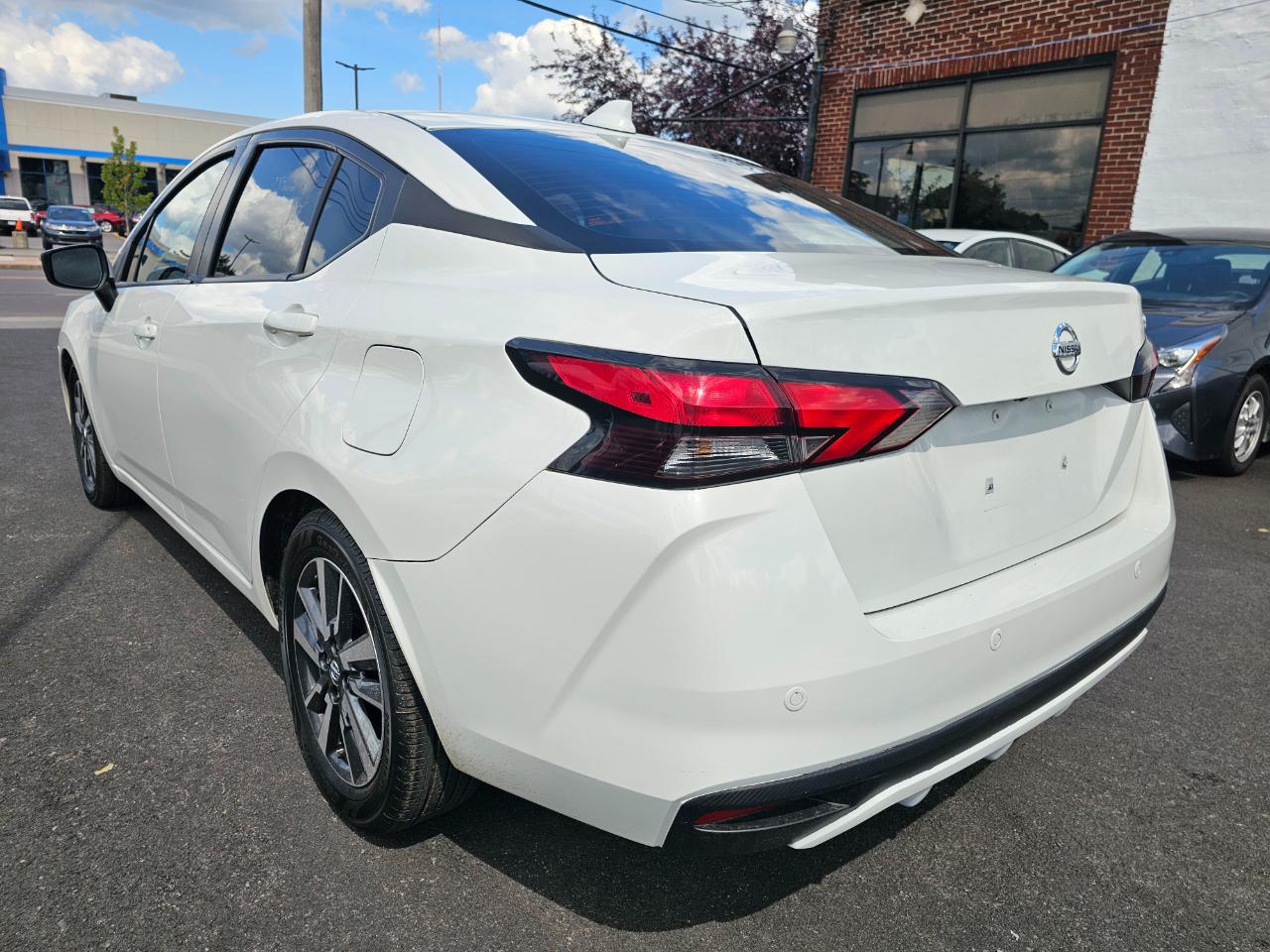 Nissan Versa SV 2021