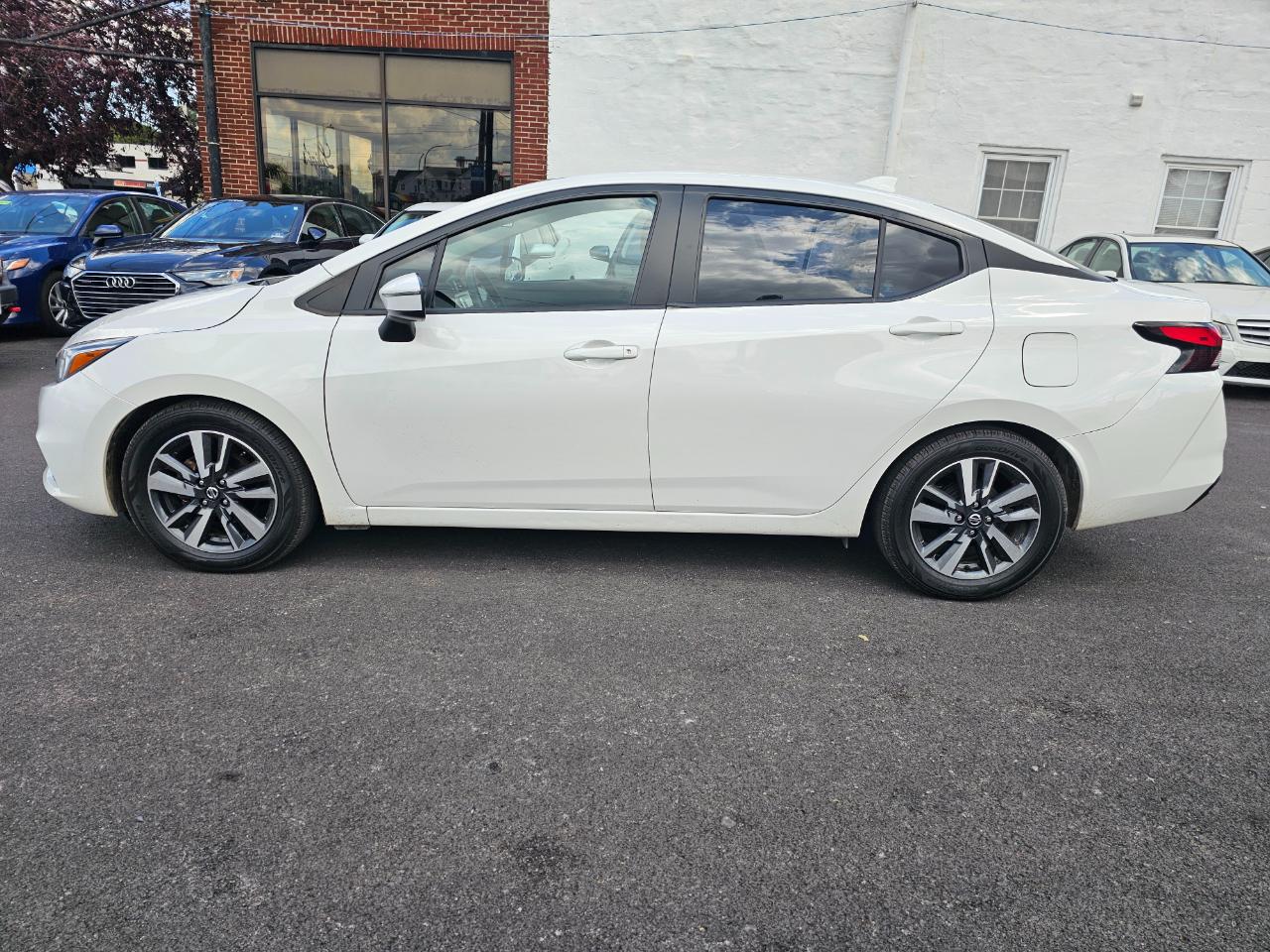 Nissan Versa SV 2021