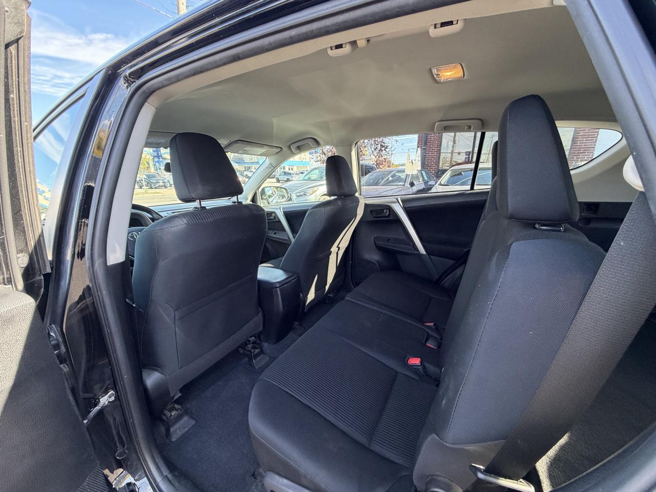 Toyota RAV4 LE AWD 2015