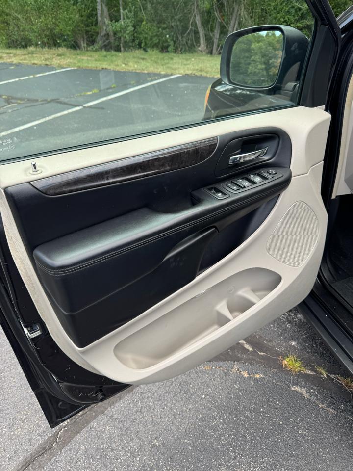 Dodge Grand Caravan  2012