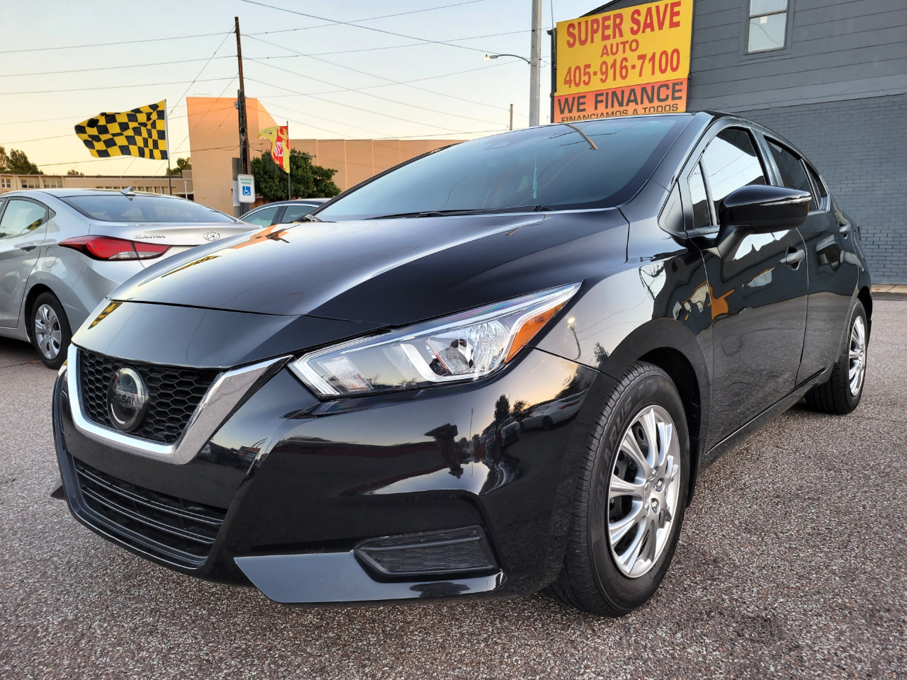 2021 Nissan Versa Sedan S's photo