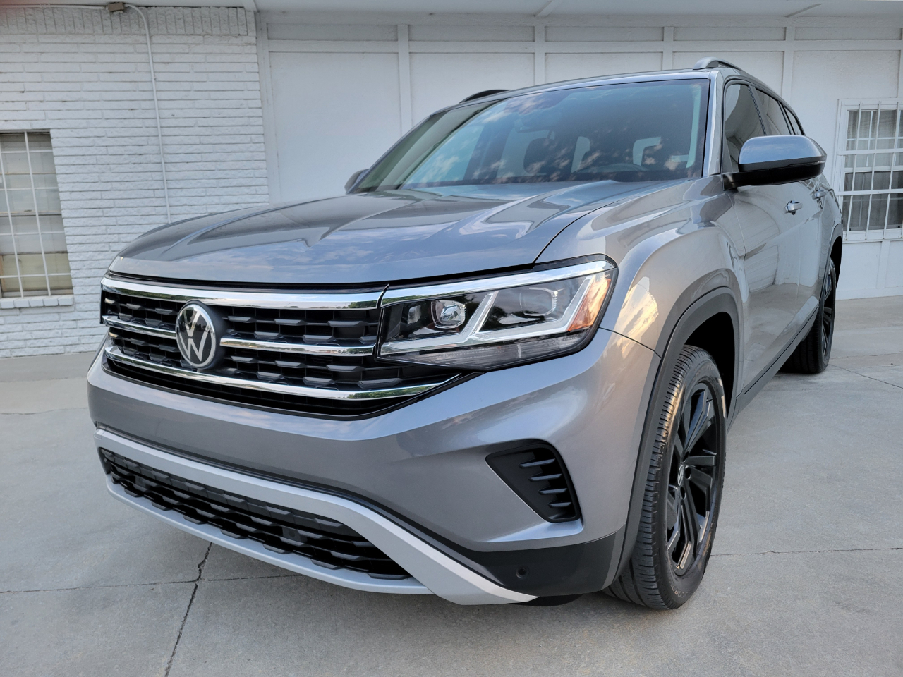 2022 Volkswagen Atlas SE w/Tech's photo