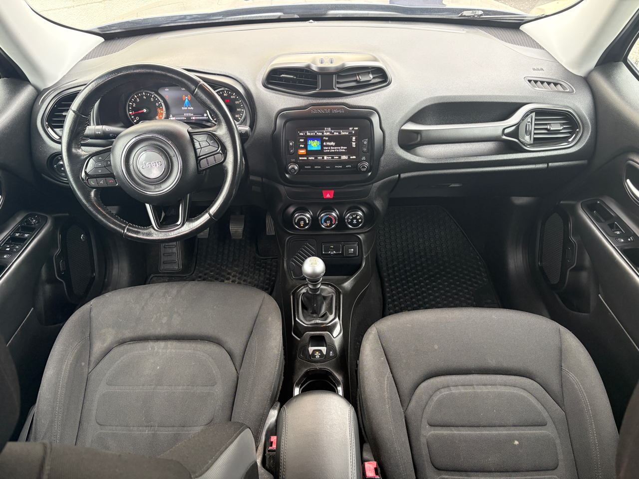 2017 Jeep Renegade Latitude North Edition photo 2