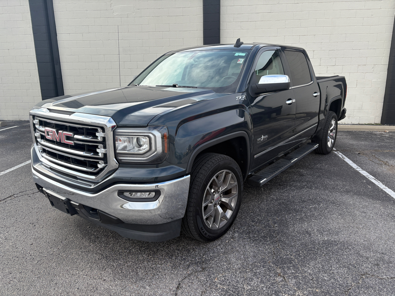 2018 GMC Sierra 1500 4WD Crew Cab 143.5" SLT