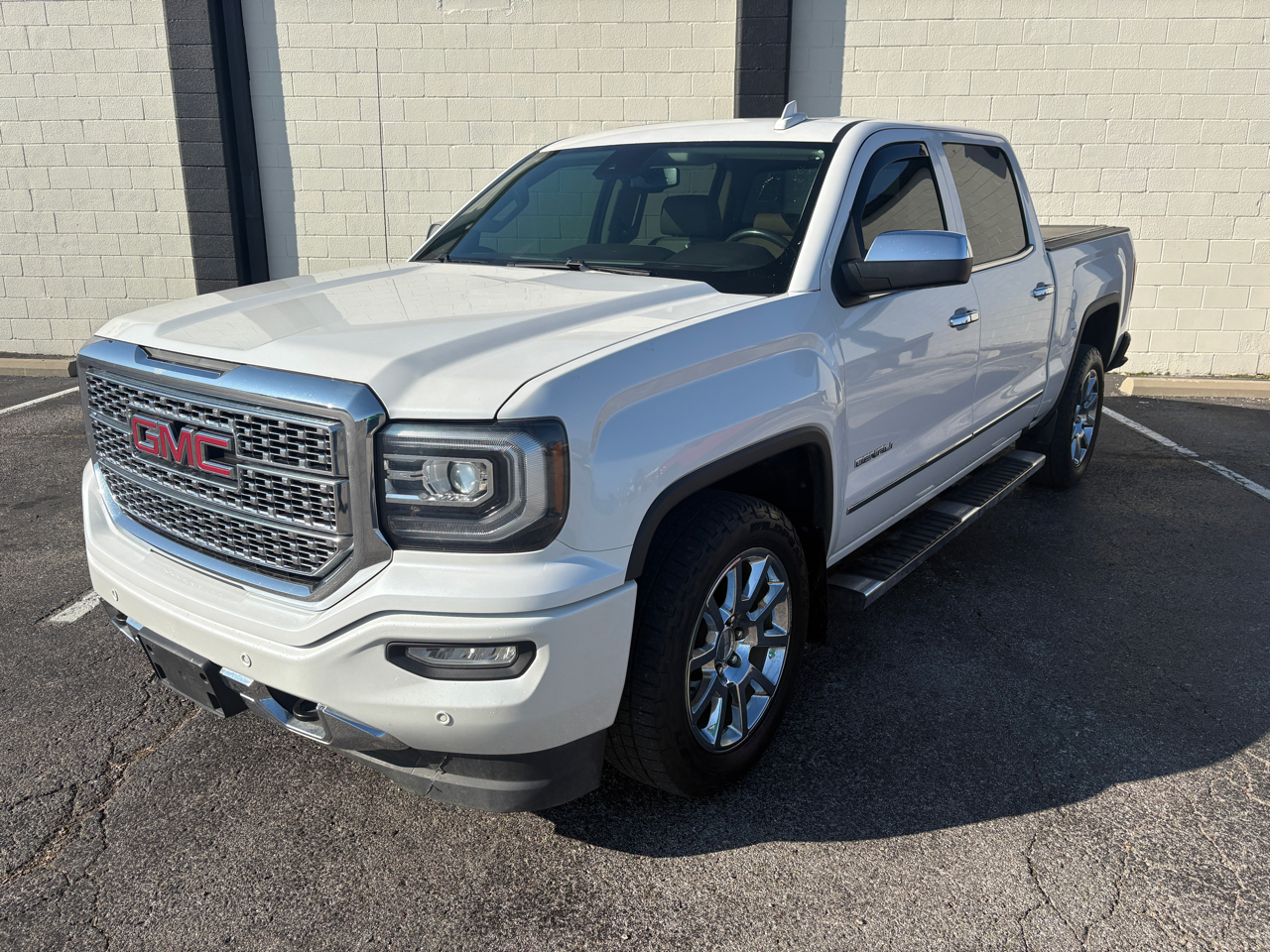 2017 GMC Sierra 1500 4WD Crew Cab 143.5" Denali