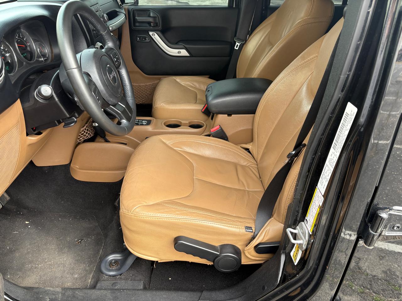 Jeep Wrangler Unlimited 4WD 4dr Sahara 2013