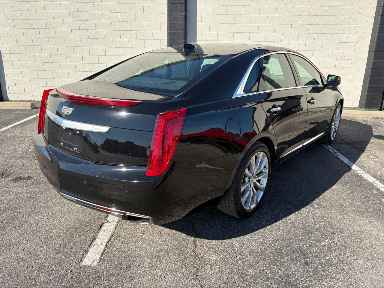 Cadillac XTS 4dr Sdn Luxury Collection AWD 2016