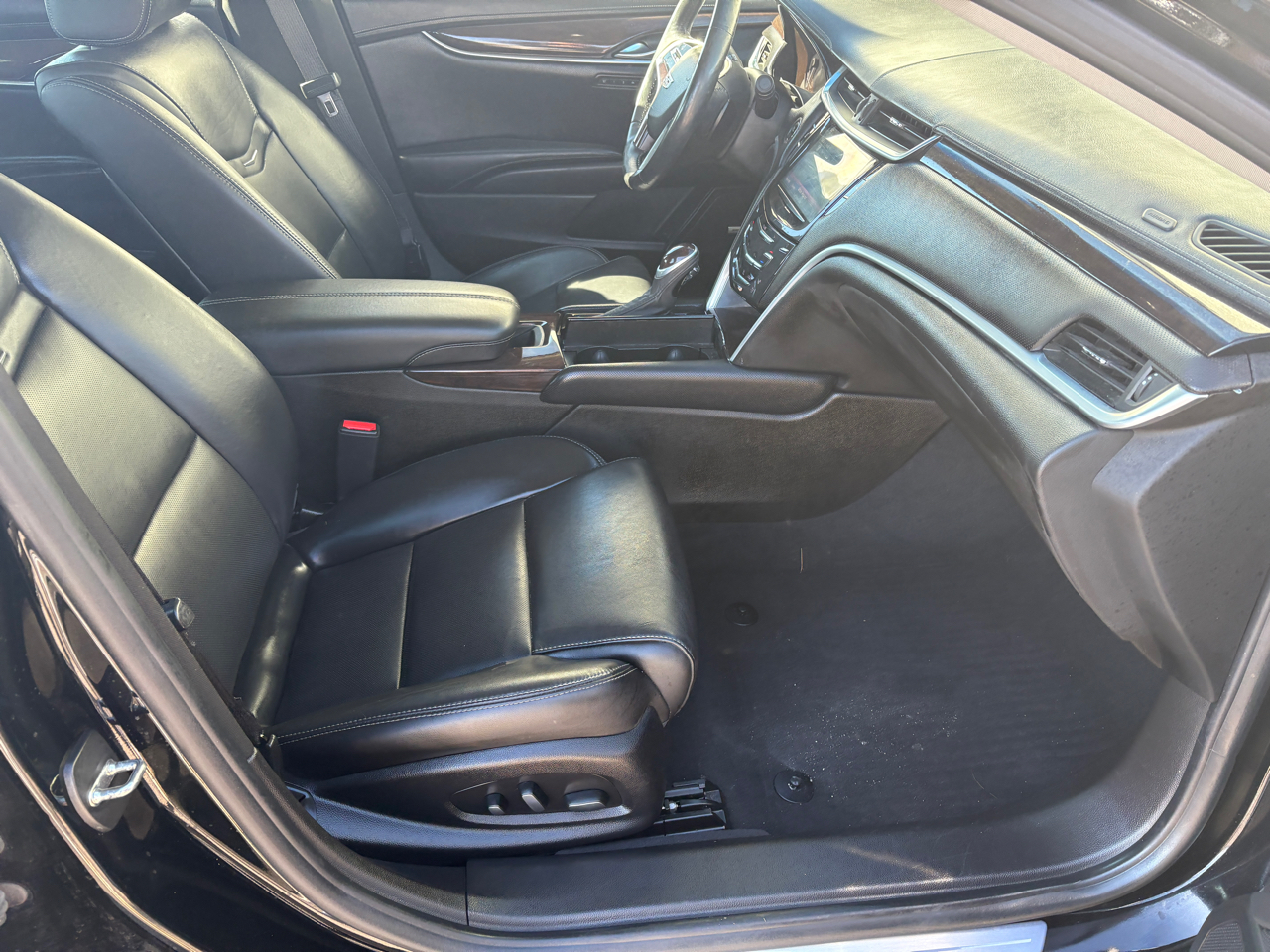 Cadillac XTS 4dr Sdn Luxury Collection AWD 2016