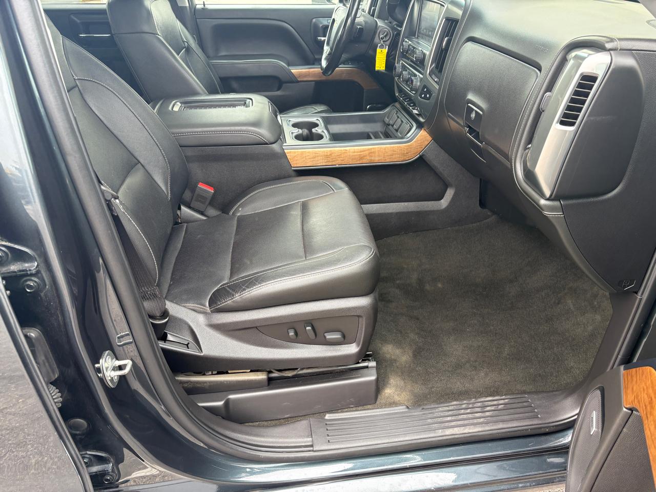 Chevrolet Silverado 1500 4WD Crew Cab 153.0" LTZ w/1LZ 2018