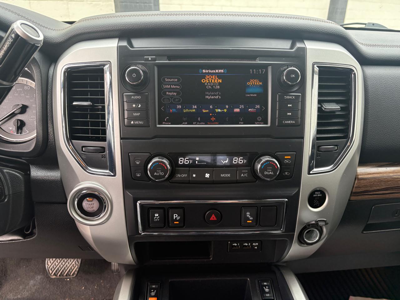 Nissan Titan 4x2 Crew Cab SL 2019