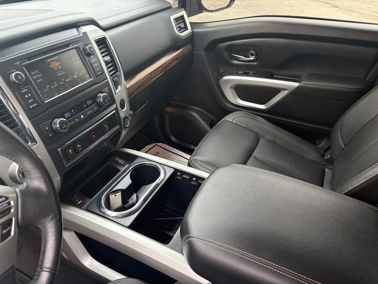 Nissan Titan 4x2 Crew Cab SL 2019