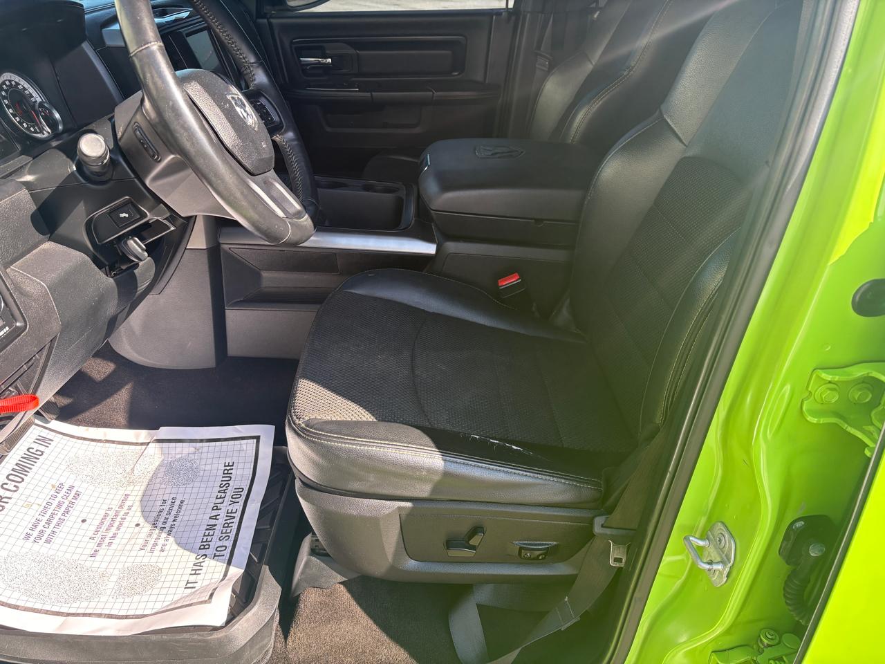 RAM 1500 Sport 4x4 Crew Cab 5'7" Box 2017