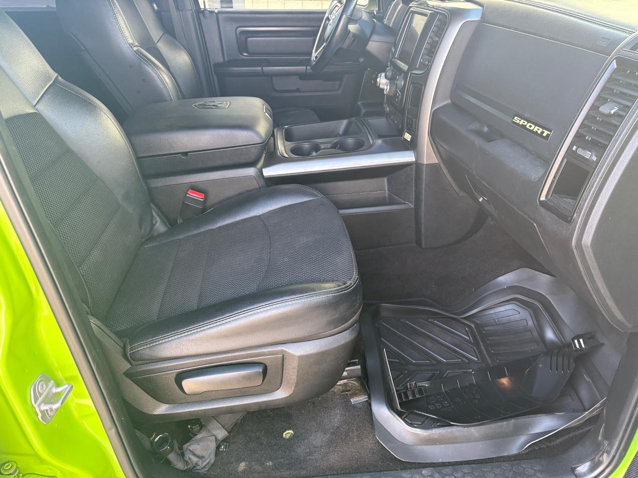 RAM 1500 Sport 4x4 Crew Cab 5'7" Box 2017