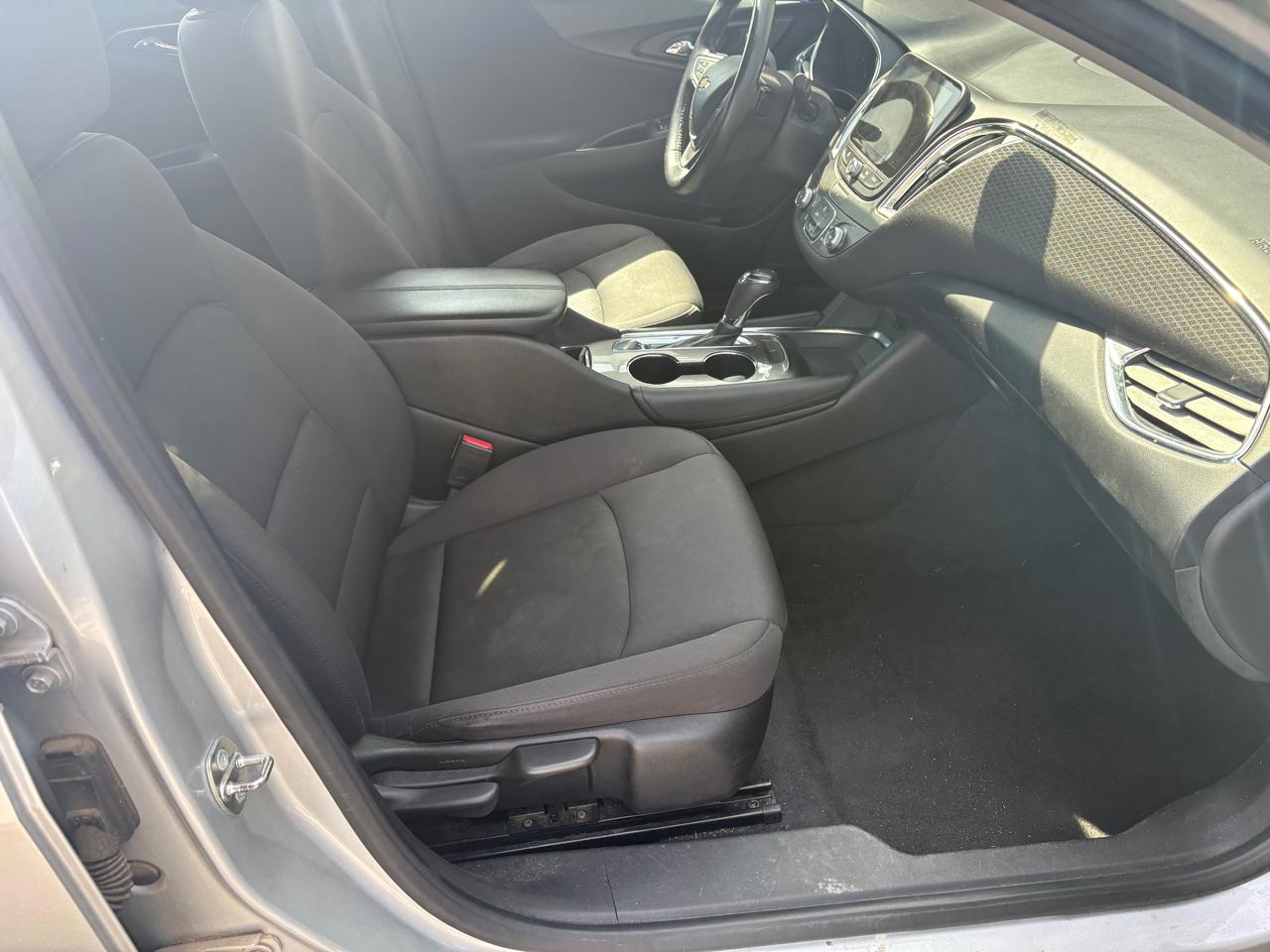 Chevrolet Malibu 4dr Sdn LT w/1LT 2017