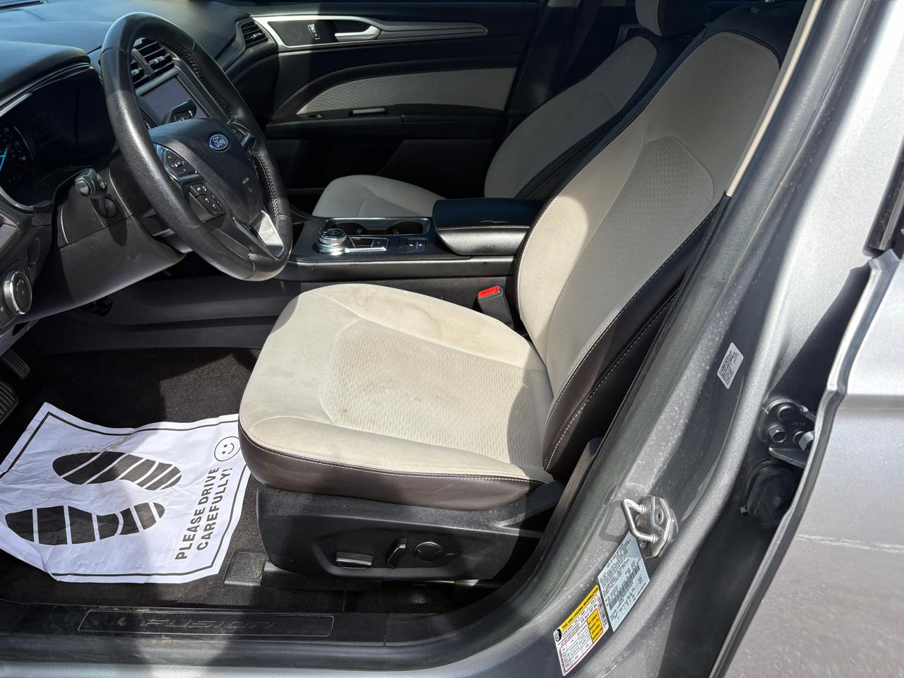 Ford Fusion SE FWD 2020