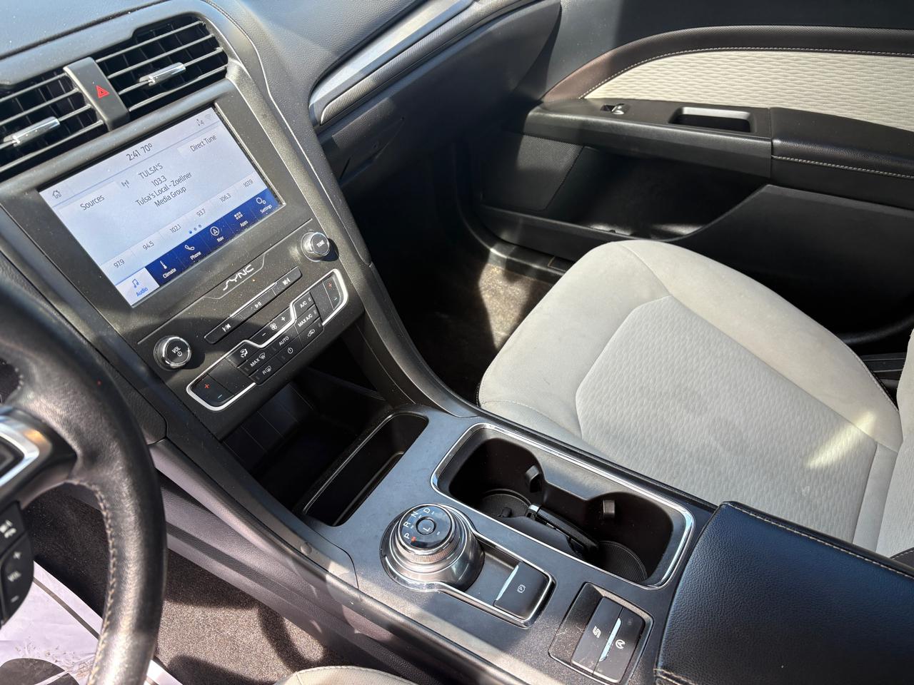 Ford Fusion SE FWD 2020