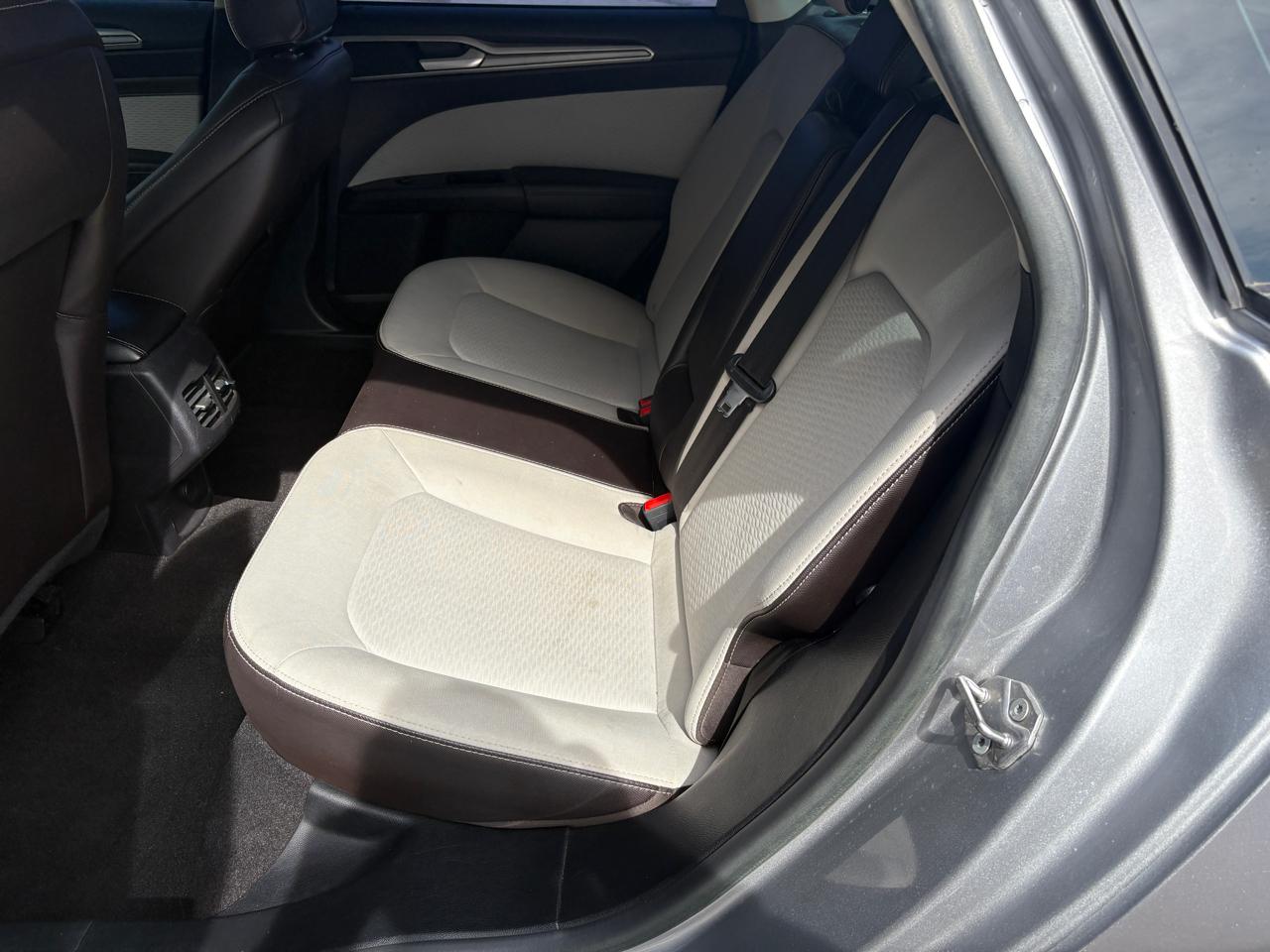 Ford Fusion SE FWD 2020