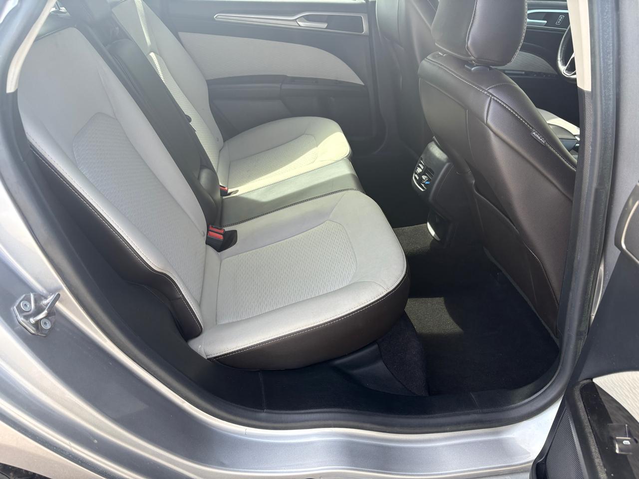 Ford Fusion SE FWD 2020