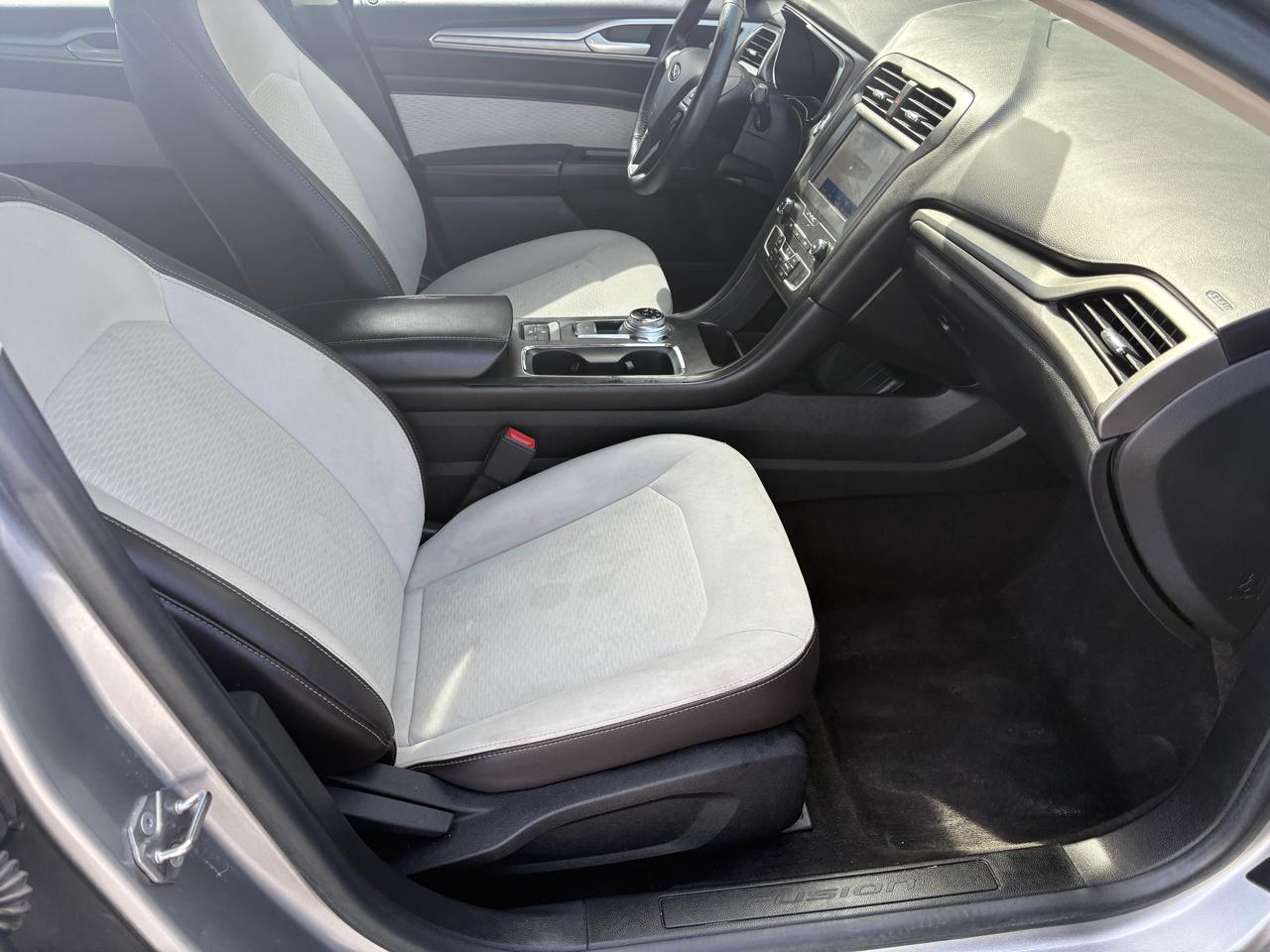 Ford Fusion SE FWD 2020