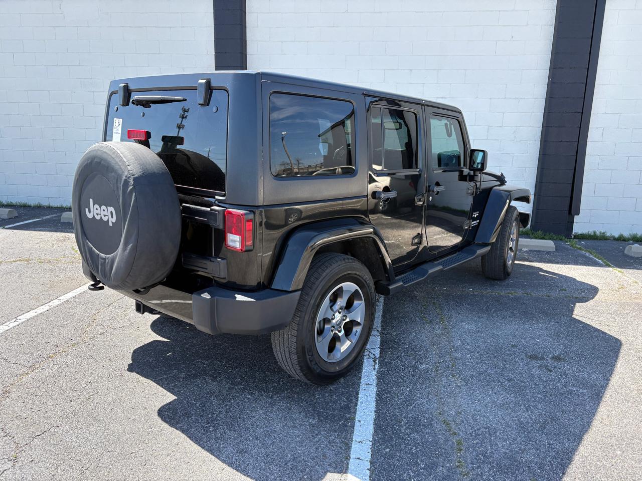 Jeep Wrangler Unlimited 4WD 4dr Sahara 2016