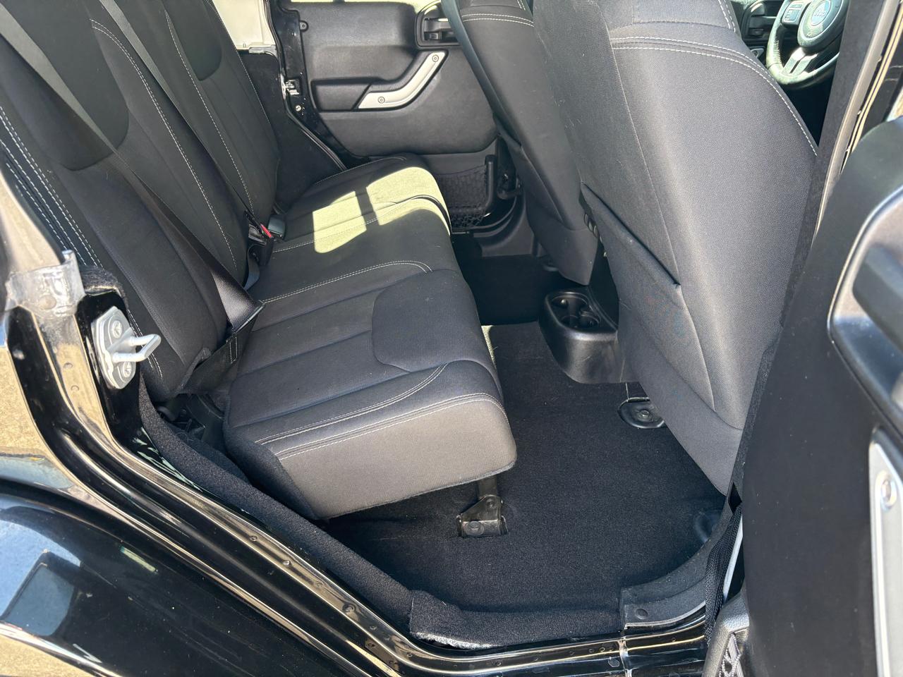 Jeep Wrangler Unlimited 4WD 4dr Sahara 2016