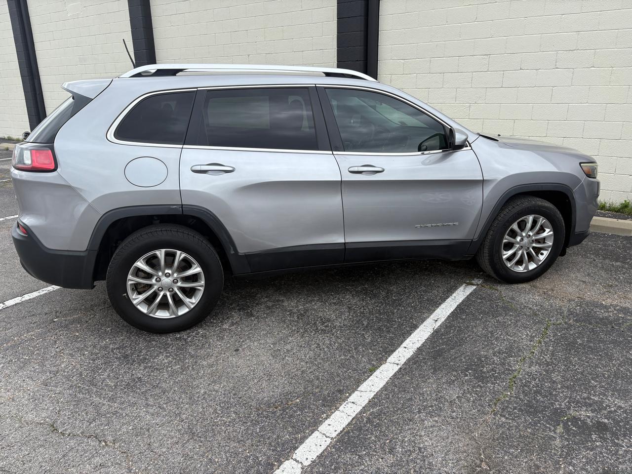 Jeep Cherokee Latitude FWD 2019