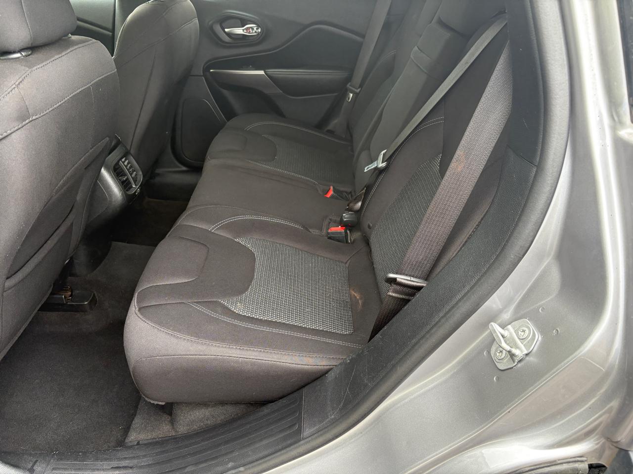 Jeep Cherokee Latitude FWD 2019