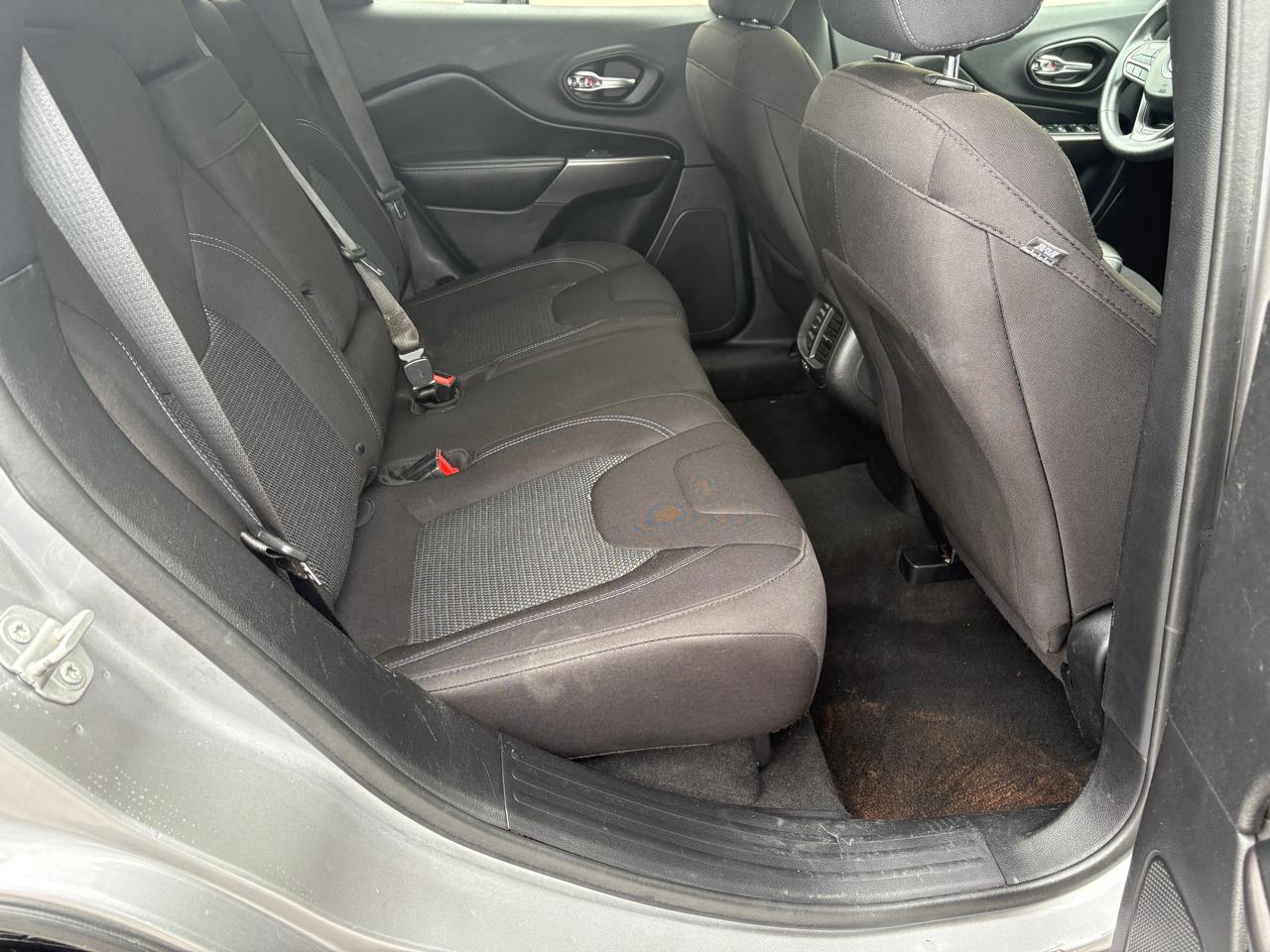 Jeep Cherokee Latitude FWD 2019