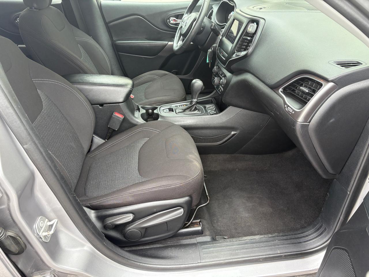 Jeep Cherokee Latitude FWD 2019