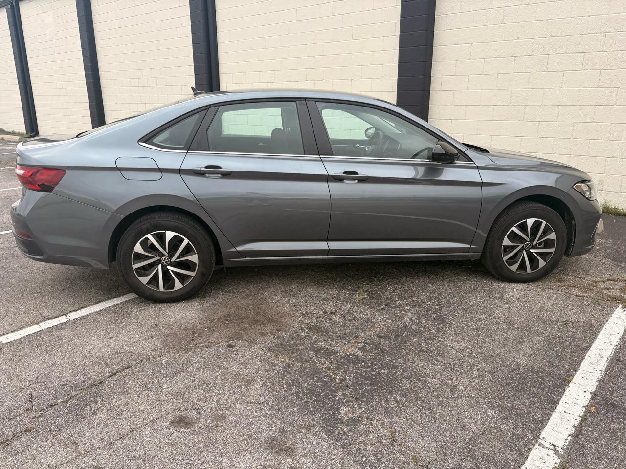 Volkswagen Jetta S Auto 2024