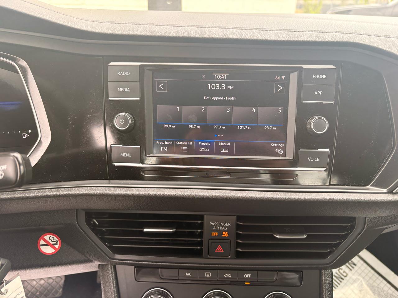 Volkswagen Jetta S Auto 2024