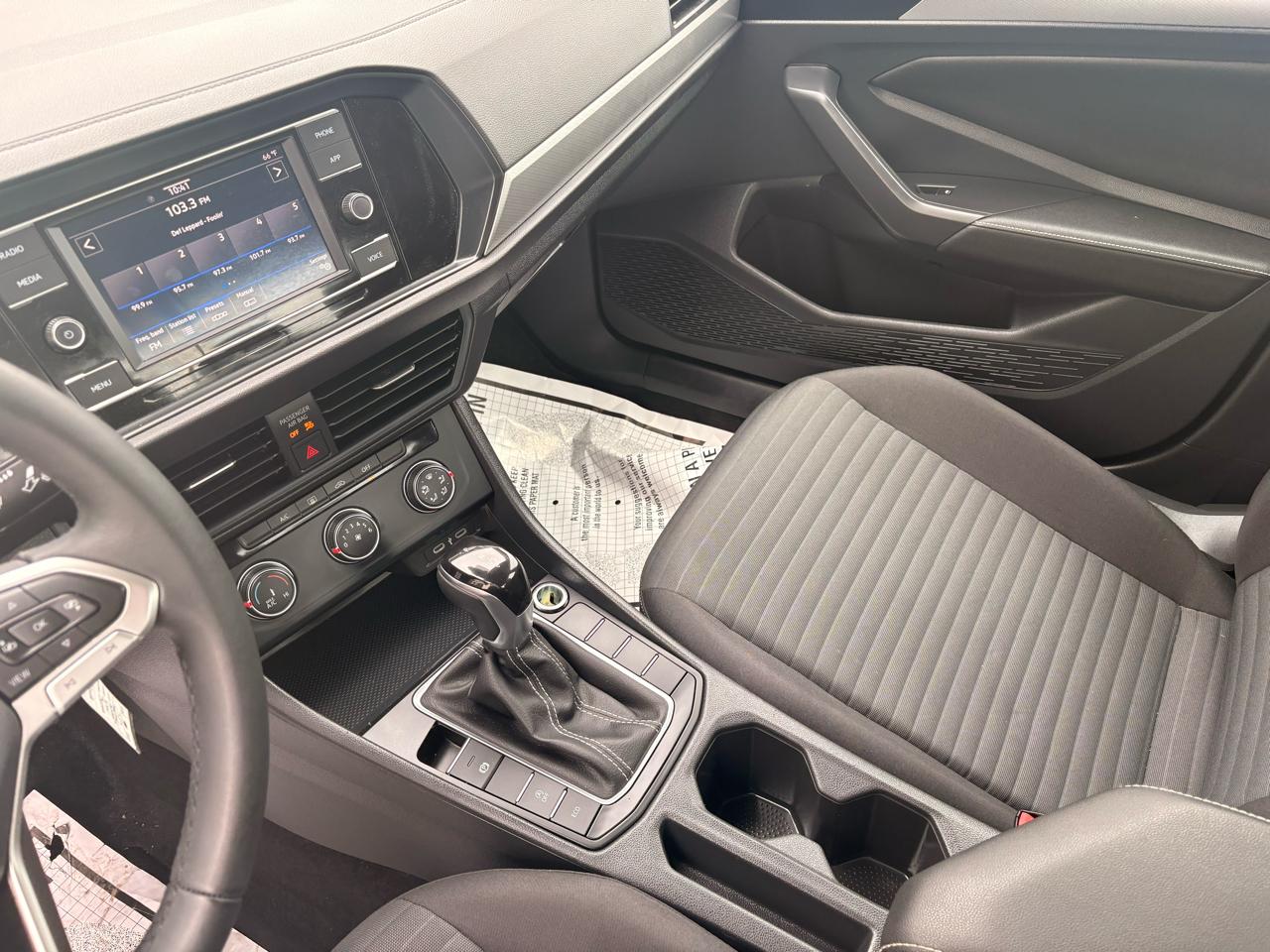 Volkswagen Jetta S Auto 2024