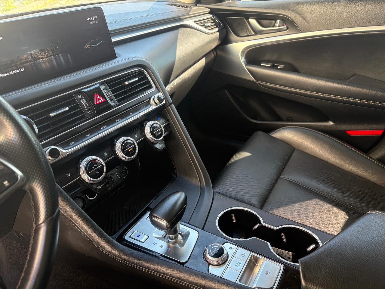 Genesis G70 2.0T RWD 2022