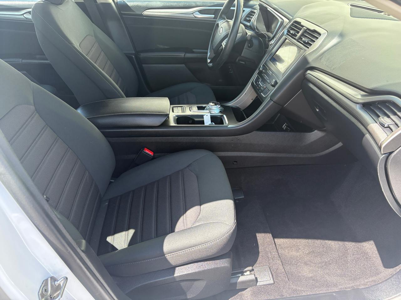 Ford Fusion Hybrid SE FWD 2020
