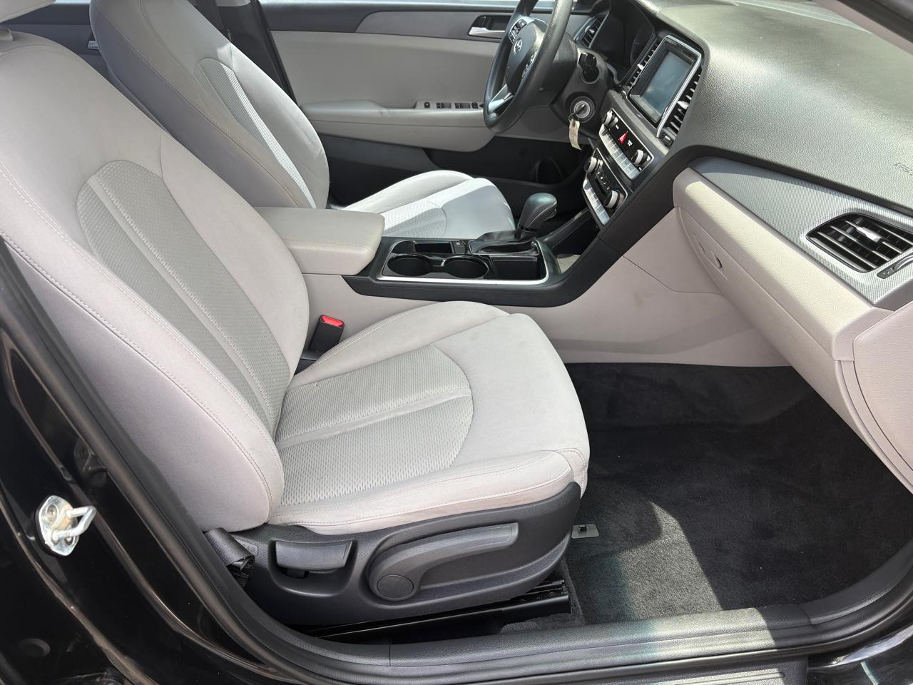Hyundai Sonata SE 2.4L 2018