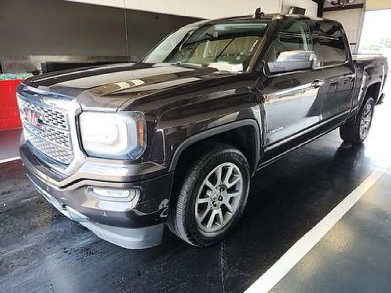 2016 GMC Sierra 1500 4WD Crew Cab 143.5" Denali