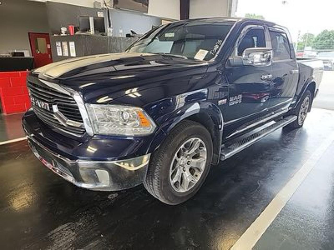 RAM 1500 4WD Crew Cab 140.5" Limited 2017