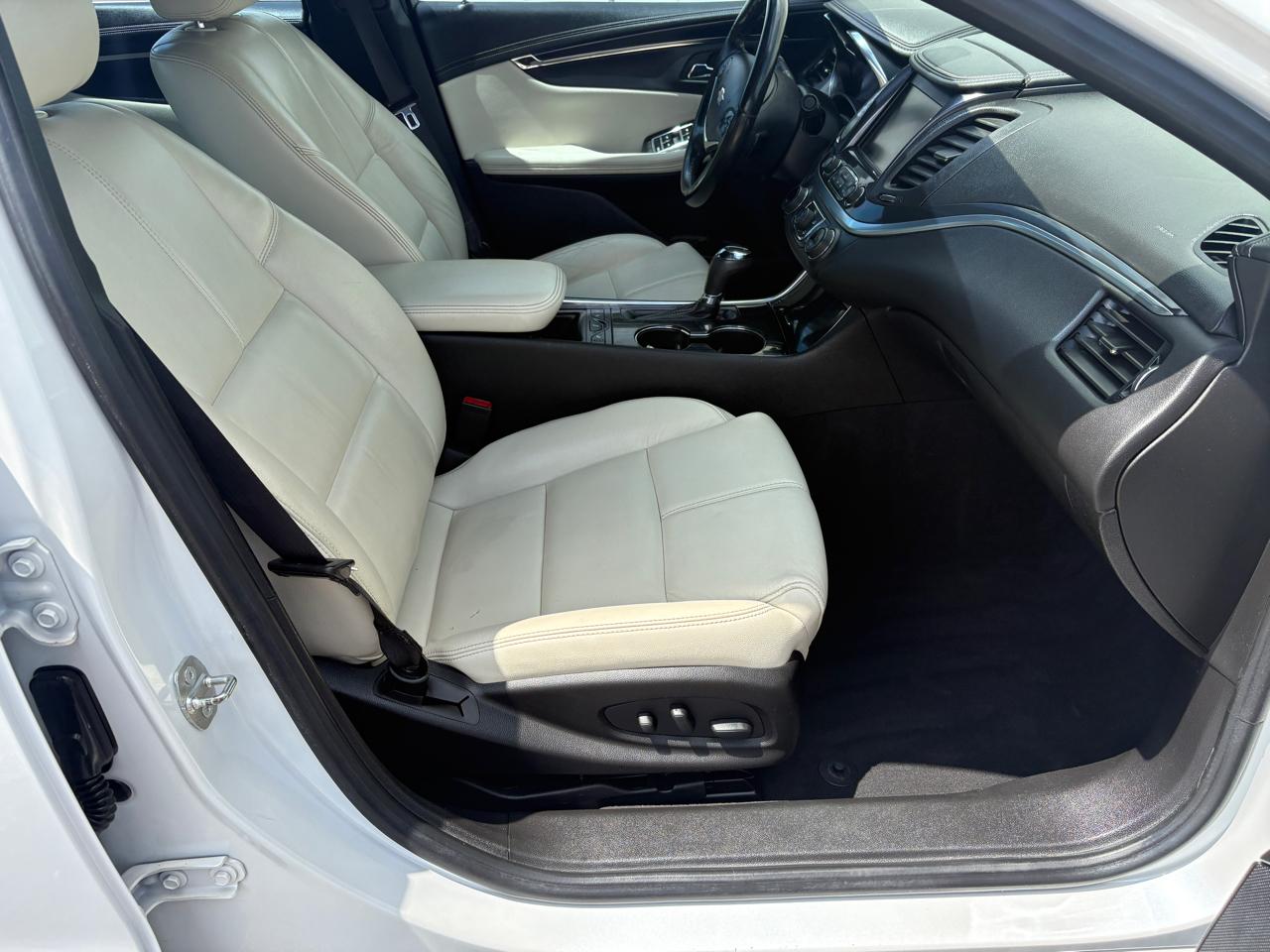 Chevrolet Impala 4dr Sdn LT w/1LT 2018