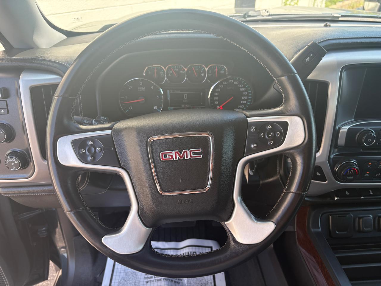 GMC Sierra 1500 4WD Crew Cab 143.5" SLT 2017
