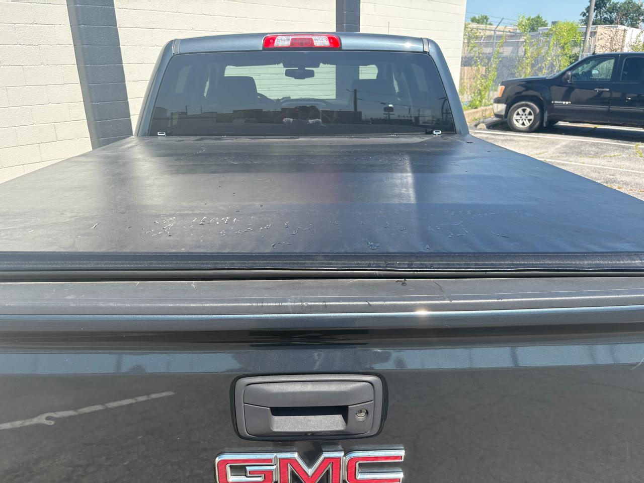 GMC Sierra 1500 4WD Crew Cab 143.5" SLT 2017