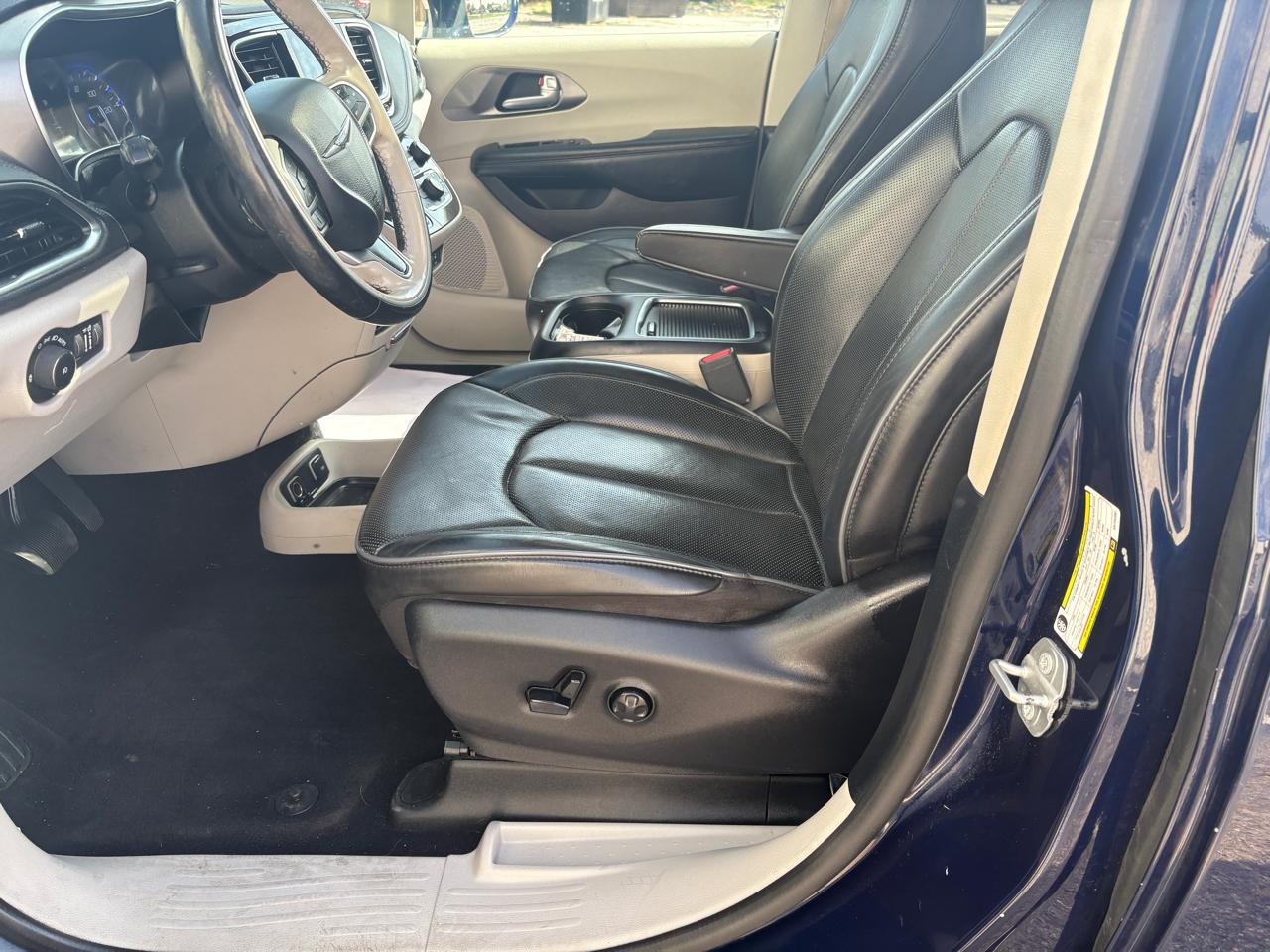 Chrysler Pacifica Limited FWD 2019