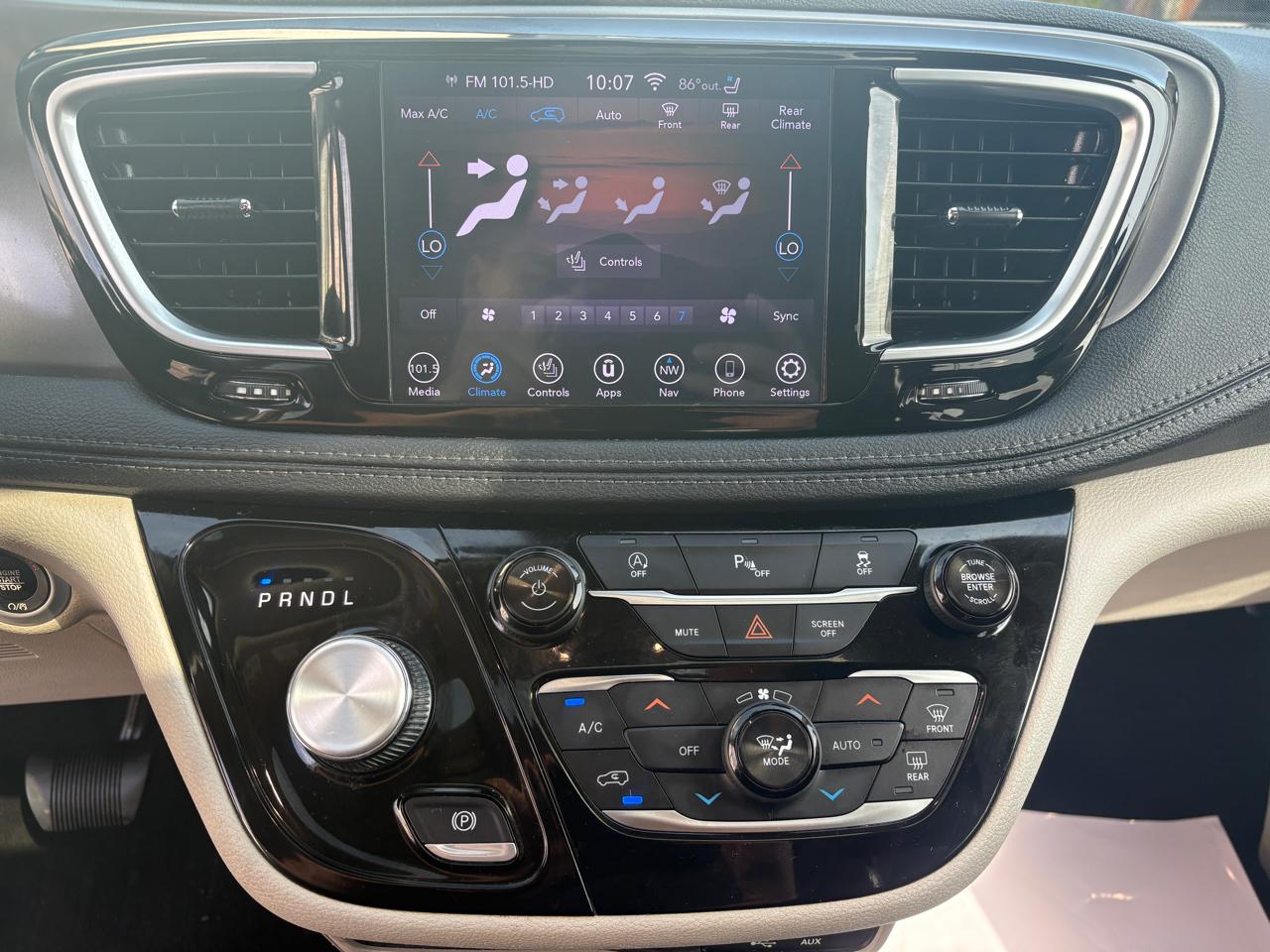 Chrysler Pacifica Limited FWD 2019
