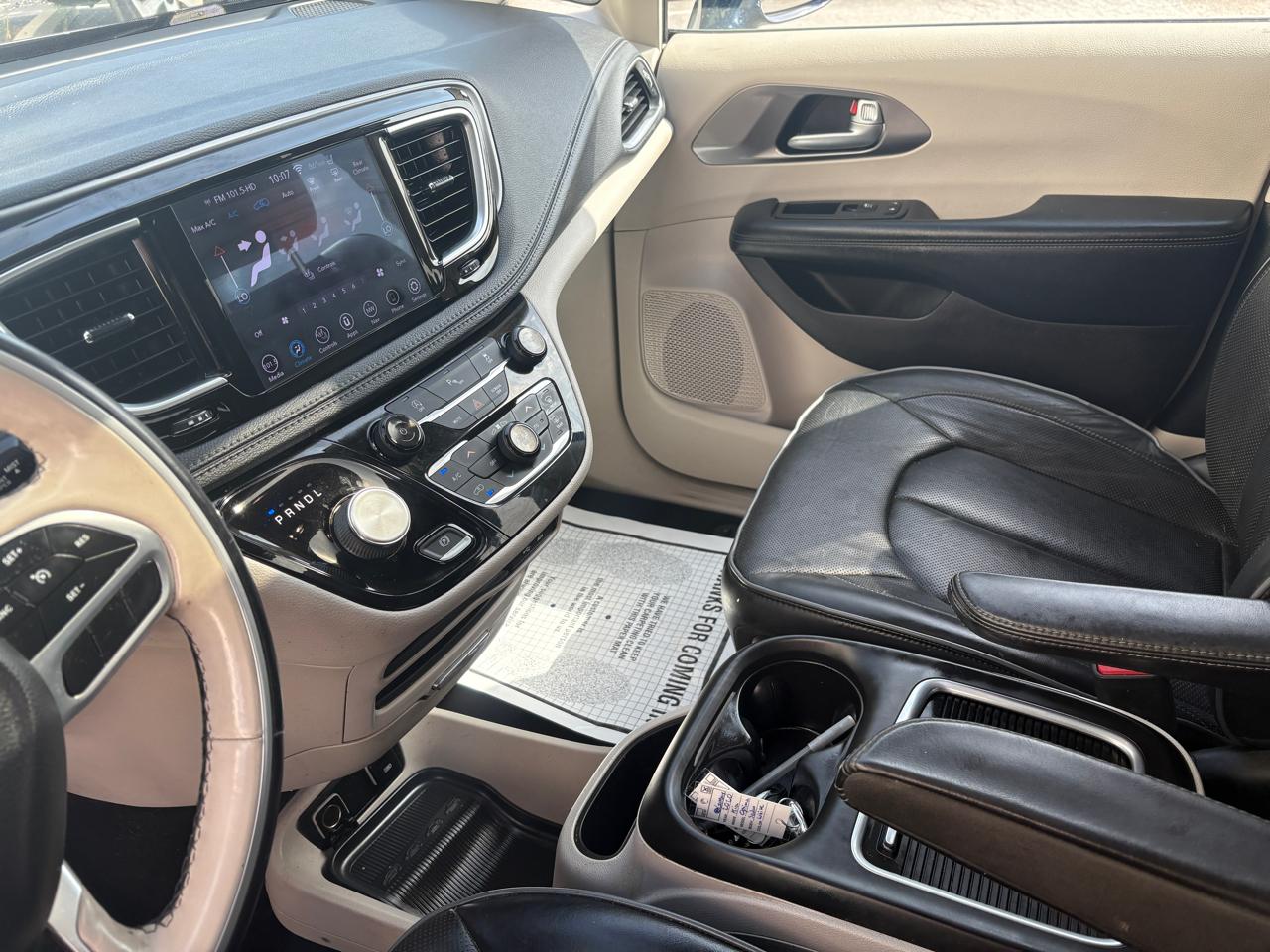 Chrysler Pacifica Limited FWD 2019