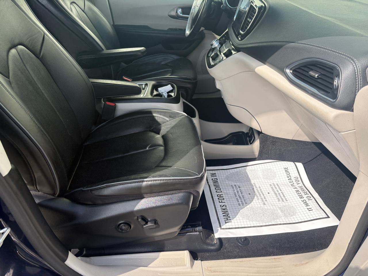 Chrysler Pacifica Limited FWD 2019